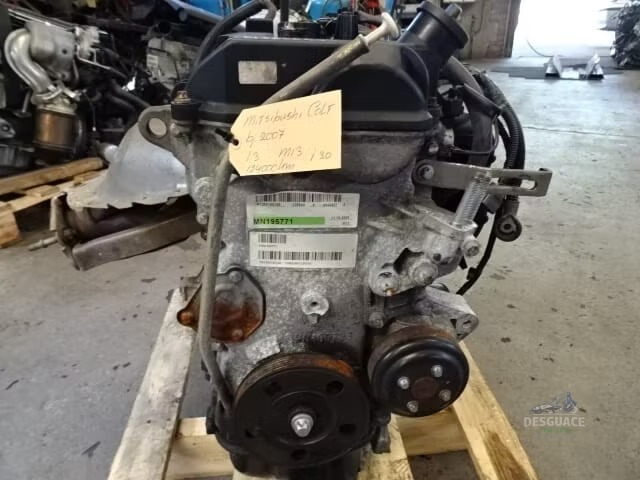 Motor completo M13 Mitsubishi Colt anio 2007 1.3 124000 km motor completo usado en Menorca foto 2