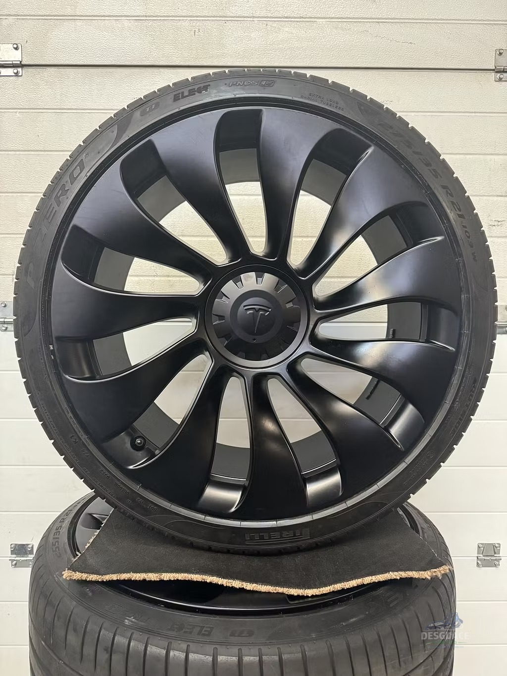 Llantas DEMO 21’’ TESLA MODEL Y llantas neumaticos de verano originalinalinalinalINEEL TPMS UBER TURBINE llantas usado en Menorca