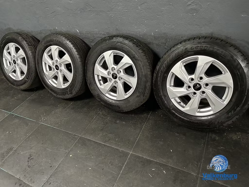 nuevoe originalinalinalinalinalinalinal Ford Transit Custom II V710 16 inch llantas 6x120 TPMS neumaticos de verano 215/65R16C Goodyear llantas usado en Menorca