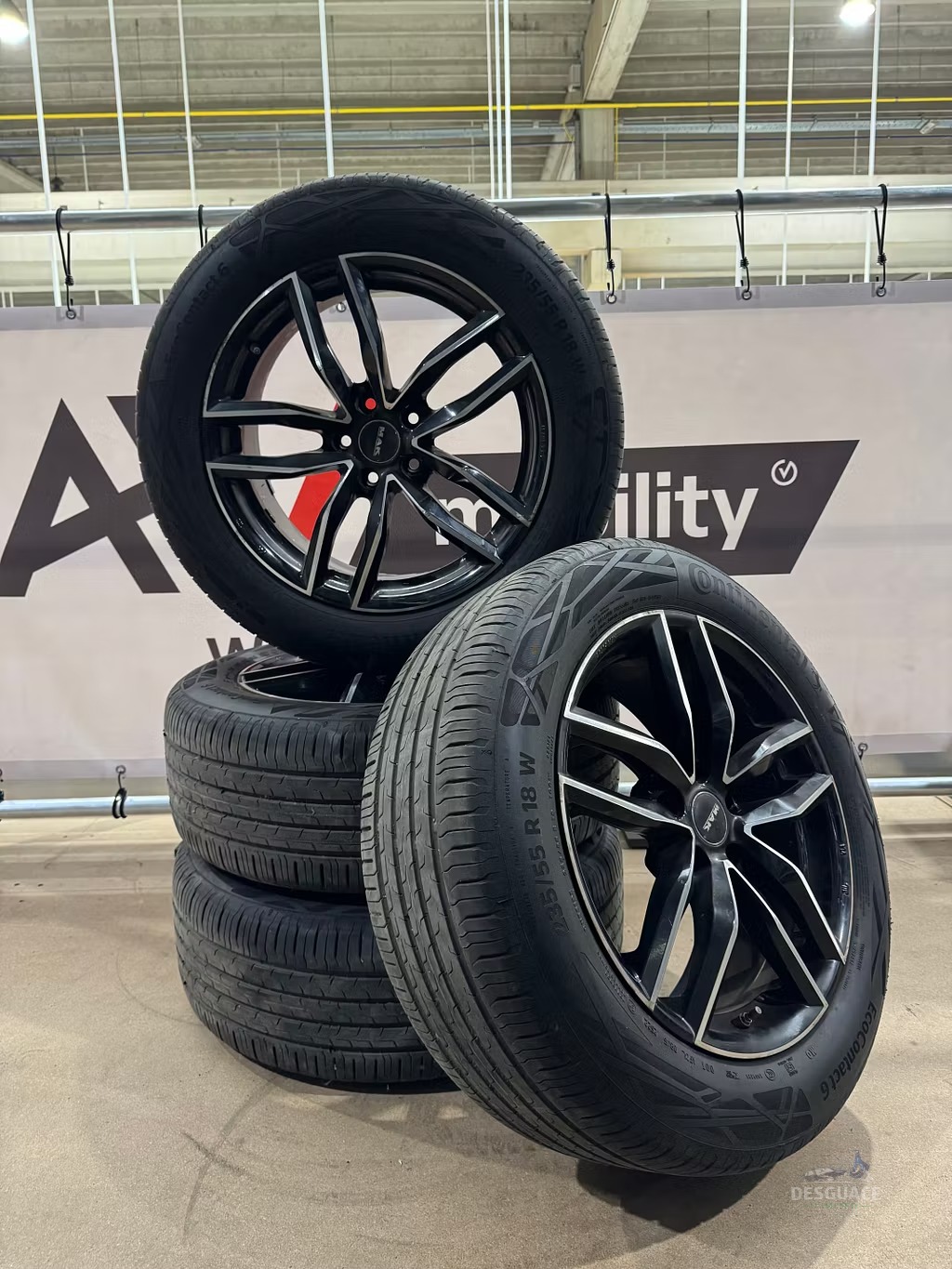 Zomerset Mak Continental 235/55R18 100 W llantas usado en Menorca