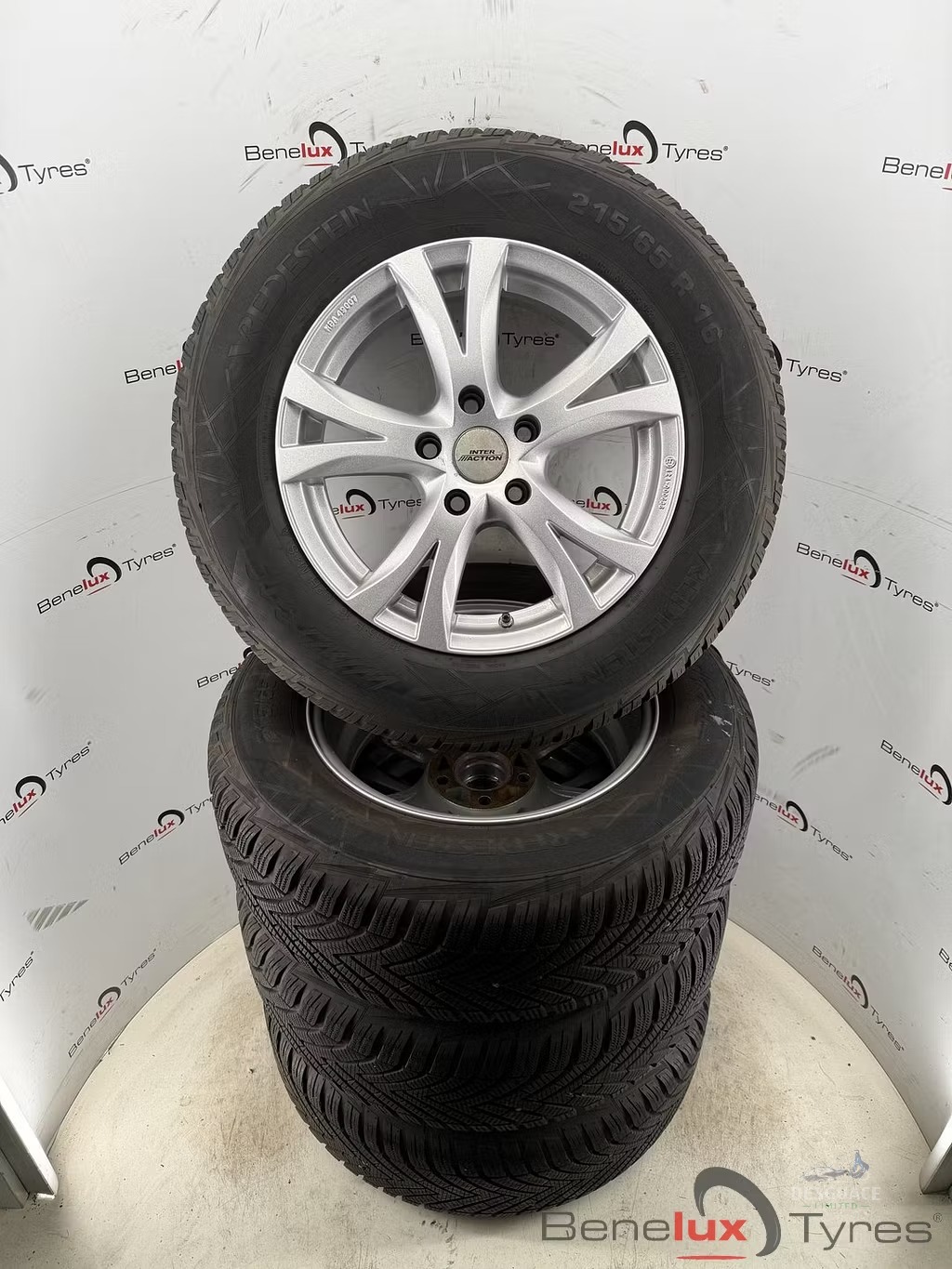 Renault Trafic Opel Vivaro Nissan NV300 Mercedes Citan cargo llantas usado en Menorca