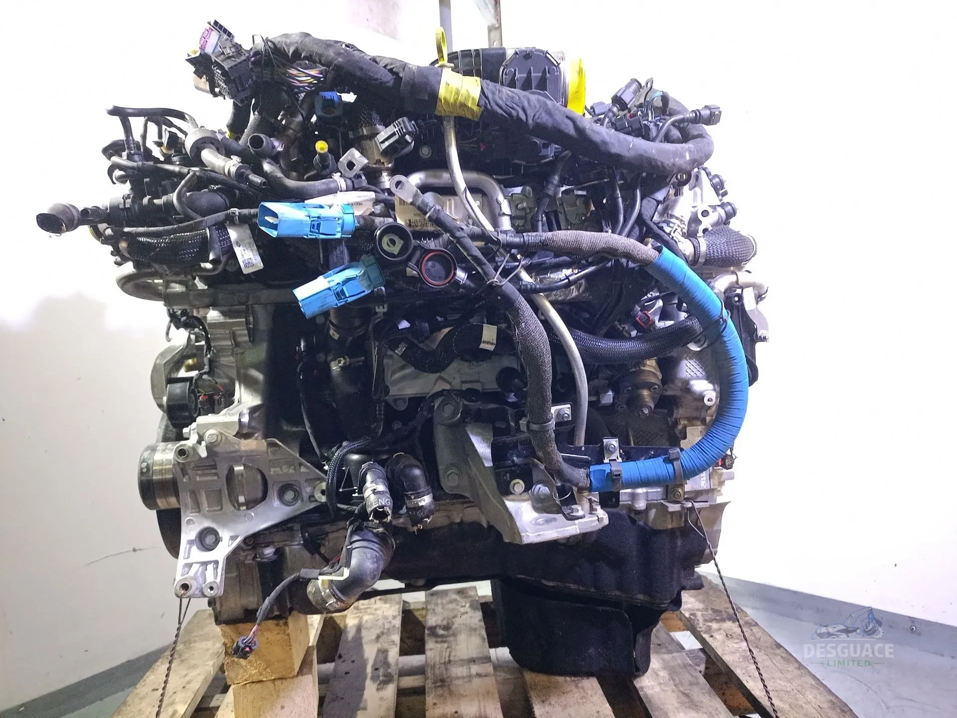 Motor para Land Rover DEFENDER Station Wagon (L663) motor completo usado en Menorca foto 3